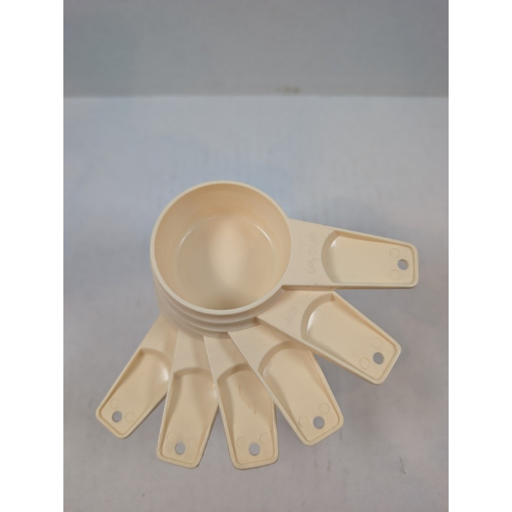 Vintage Tupperware Measuring Cups Set of 6 Nesting Cream Almond 1/4 to 1 Cup